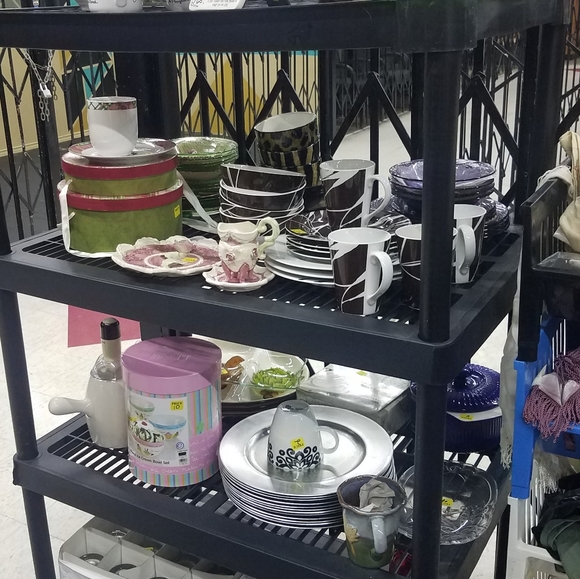 Home decor and more - Picture 14 of 16